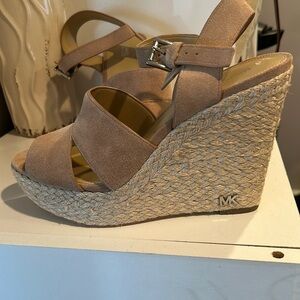 Michael Kors tan wedge size 9.5